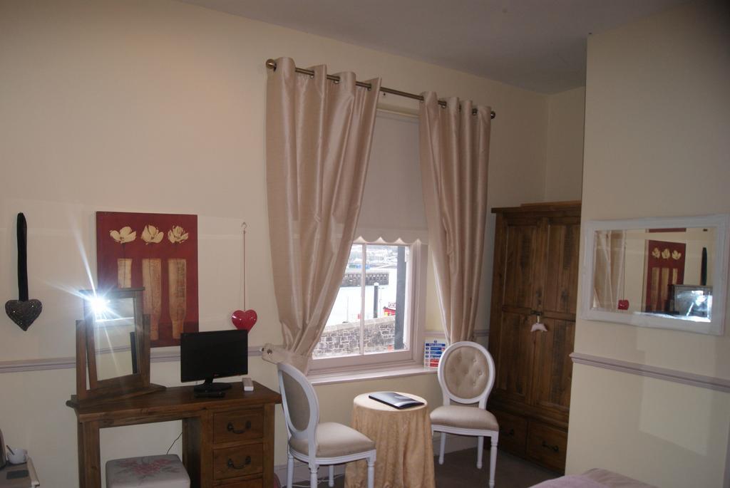 Admiral Macbride Bed & Breakfast Plymouth Bilik gambar